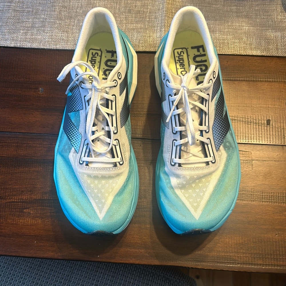 New Balance Fuelcell Supercomp Elite V4 size 9.5 women’s